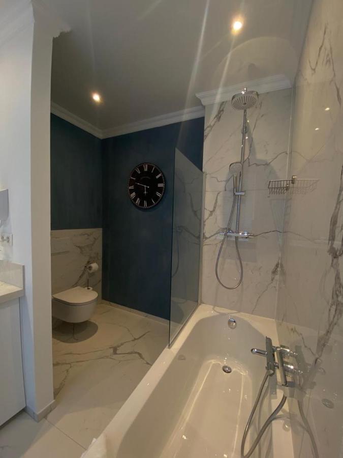 Guesthouse 1640 บรูจส์ ภายนอก รูปภาพ
