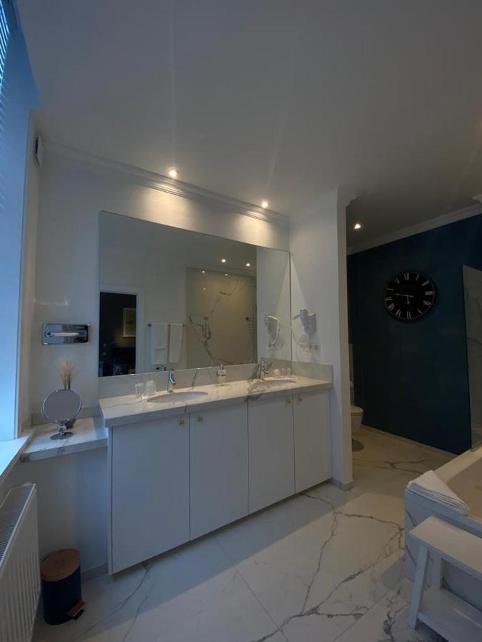 Guesthouse 1640 บรูจส์ ภายนอก รูปภาพ