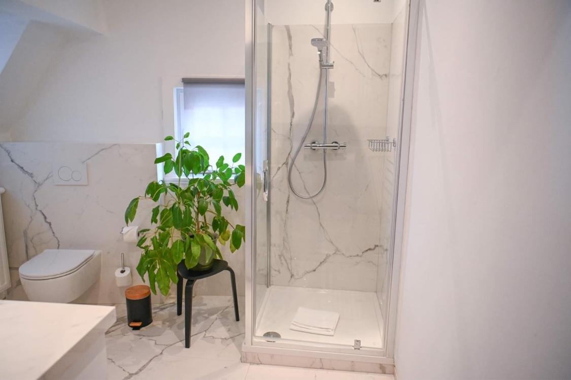 Guesthouse 1640 บรูจส์ ภายนอก รูปภาพ