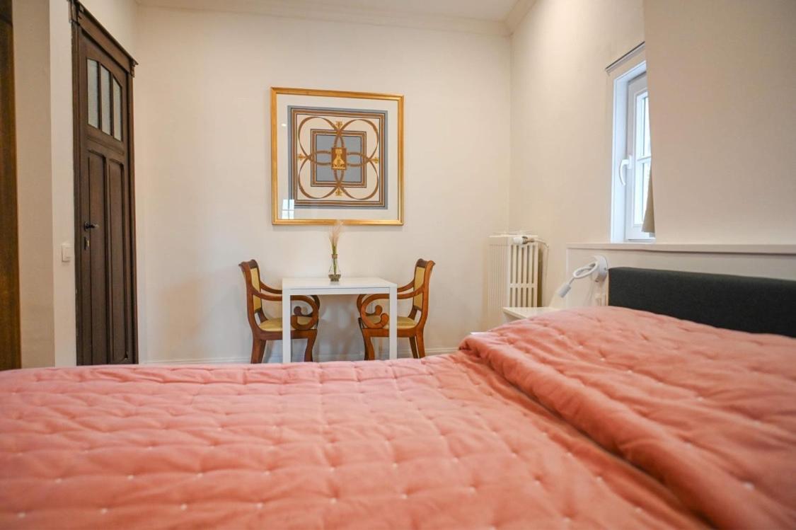 Guesthouse 1640 บรูจส์ ภายนอก รูปภาพ